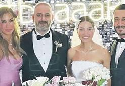 Çağla Şikel ablasının düğününde eski sevgilisiyle bir araya geldi