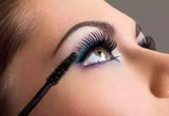 Makyaj orucu bozar mı? Saç boyamak, yüze makyaj yapmak oruca zarar verir mi? (Diyanet açıklaması)