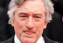 79 yaşında baba olan Robert De Niro 10 aylık kızıyla poz verdi