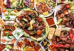 Hepimiz yapıyoruz ama kilo aldırıyor! İftar sofrasında aman dikkat! Ramazan'ı kilo alarak bitirmemek için uzak durun