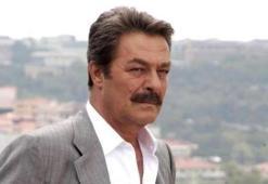 Usta oyuncu hastaneye kaldırılarak entübe edilmişti! İnme geçiren   Kadir İnanır'dan sevindiren haber geldi!