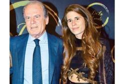 Çeşme'de seçim heyecanı sürüyor! Teknik direktör Mustafa Denizli'nin kızı Lâl Denizli yarışı önde götürüyor! CHP adayı Lâl Denizli kimdir?