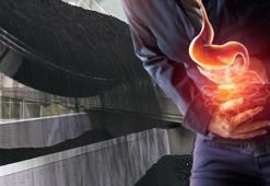 1 kaşıkta düğümlenmiş bağırsakları açıyor! Yoğurtla karıştırmak yetiyor: Kabızlık, şişkinlik ve ödemi söküyor