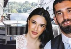 Arda Turan'ın eşi Aslıhan Doğan 2.1 milyon Euro'luk lüks aracıyla tüm dikkatleri üzerine topladı