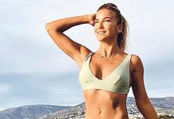 Buz gibi odada uyuyor