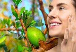 Doğal gençlik iğnesi 20 yaş birden gençleştiriyor! İnce çizgileri silip cildi parlatıyor