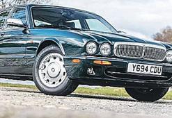 Kraliçe'nin Jaguar'ı satılık