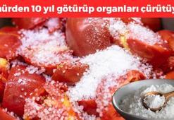 Yemeklere avuç avuç katıyoruz ama böbrekleri diyalize sürüklüyor! Ömürden 10 yıl götürüp mide kanserine neden oluyor!