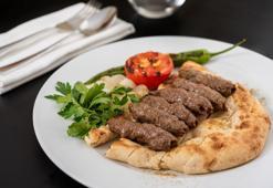 Gelinim Mutfakta pideli köfte nasıl yapılır? Pideli köfte tarifi, yapılışı, malzemeler