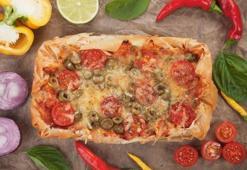 Gelinim Mutfakta pizza börek nasıl yapılır? Pizza börek tarifi, yapılışı, malzemeler
