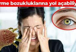 Yüzünüzde binlerce bakteri yaşıyor! Basit bir kaşıntı deyip geçmeyin: Kirpikleri döküp gözleri şişiriyor