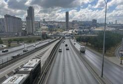 Vatandaşların bayram tatiline çıkmasıyla birlikte İstanbul'da yollar boş kaldı