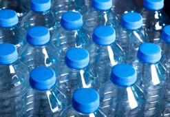 Sıcak havada pet şişelere dikkat! Eriyip suya karışınca zehirleyip sağlığımızı yerle bir edebilir!