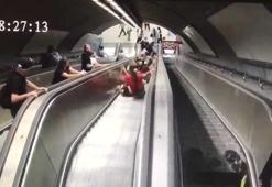 İzmir Metro'sunda 11 kişinin yaralandığı yürüyen merdiven kazası kamerada