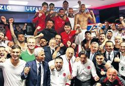 Bizler inandık siz de inanın