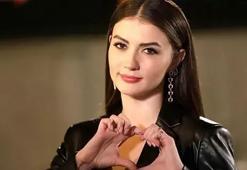 Burcu Özberk derin sırt dekoltesiyle İtalya sokaklarında