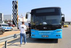 Antalya'da bir garip olay! Tartıştığı halk otobüsü şoförünün kontak anahtarını alıp kaçtı