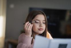 Sınır 3 yaşına kadar düştü, çocuklarda makyaj cilt bariyerini mahvediyor!