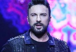 Tarkan’dan sahnede şaşırtan davranış! Terini sildiği havluyu seyirciye attı