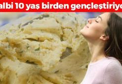 Kalbi 10 yaş gençleştiren süper besin! Kaşık kaşık yiyince vücudu 20 yaşına döndürüyor, tansiyon ve şekerin kökünü kazıyor!