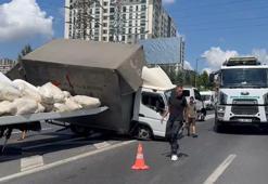 TEM Otoyolu'nda kamyonet devrildi; trafik durma noktasına geldi