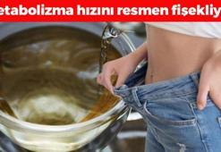 Sabah akşam içince metabolizma hızını yüzde 100'e çıkartıyor! Sıfır beden modellerin sırrı: Yağları şıpır şıpır eritiyor!