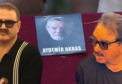 Şafak Sezer, Aydemir Akbaş'ın cenazesinde çileden çıktı: Akıl hastanesinden kaçanlar cenazeye gelmiş gibiydi