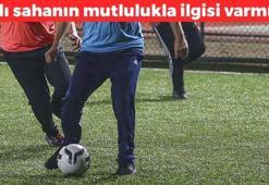 Halı sahanın mutlulukla ilgisi varmış! Hanımlar eşlerinize kızmayın, erkeklerin futbolu neden bu kadar sevdiği anlaşıldı, hem takım çalışmasını güçlendiriyor hem de iyi hissettiriyor