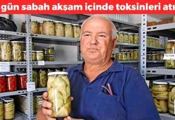 Sabah akşam içince karaciğerdeki toksinleri temizliyor, bağırsakları çamaşır suyuyla temizlenmiş gibi yapıyor, kolesterolü yere çakıyor