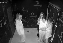 Korkmak için para ödeyen çocuk korku evinde böyle bayıldı