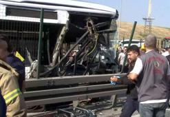 Küçükçekmece Sefaköy'de metrobüs kazaya karıştı! Ölü ve yaralılar var