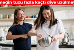 Yemek tuzlu oldu diye üzülmeyin! Fazla tuzdan arındırmanın yöntemleri: Tek malzemeyi kullanmanız yetiyor