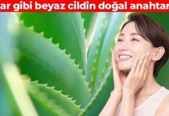 Cilt lekelerini silip süpürüyor! Sivilceler için bir parçası bile yetiyor: Siyah noktaları çamaşır suyuyla temizlenmiş gibi yapıyor