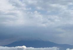 Dağcılar hazırlıksız yakalandı! Ağrı Dağı’nı beyaz örtü kapladı