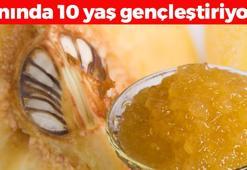 Suya 5 tane atıp kaynatmak yetiyor! 1 gecede 10 yaş gençleştiriyor: Güneş lekelerini silgi gibi silip sebum dengesi sağlıyor!