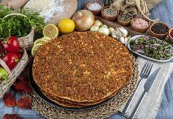 Masterchef lahmacun tarifi! Lahmacun nasıl yapılır, malzemeleri nelerdir? Kolay ve pratik patlıcan lahmacun tarifi