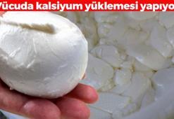Bir kaşıkta kemiklere işliyor, vücuda kalsiyum yüklemesi yapıyor! Otururken kas yaptırıyor, sindirim sistemini motor gibi çalıştırıyor...