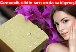 Aktarda kapış kapış satılıyor! Düzenli kullanımda cildi gencecik yapıyor: Yaşlılık izlerini silgi gibi siliyor, saçları parıl parıl parlatıyor