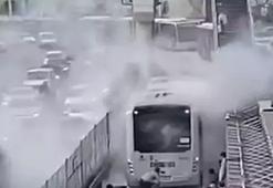 İstanbul'da metrobüste yangını! Korku dolu anlar yaşandı