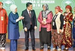 Emine Erdoğan, kadın çiftçilerle bir araya geldi! 'Toprağa iz bırakan kadınlarımızı yürekten kutluyorum'