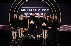 Golbol Kadın Milli Takımı ve Milli Yüzücü Kuzey Tunçelli’ye anlamlı ödül