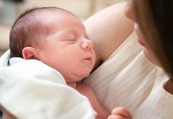 Bebeklerde horlama neden olur? Bebeklerin horlaması normal midir?