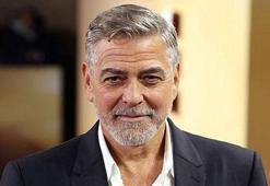 Siyasetten elini çekiyor