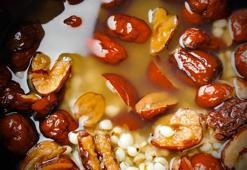 Salatalıkla birlikte yiyince etkisi 10 kat artıyor, demir depolarını zirveye taşıyor! Kolesterolü damardan silip vücudu vitamine boğuyor