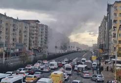 Ağır hasarlı bina yıkım sırasında çöktü