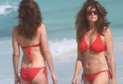 Cindy Crawford'un kırmızı bikinili pozları olay oldu! Kim der 58 yaşında