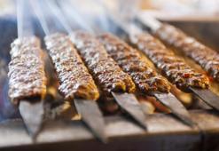 40 yıllık kebapçı kebabın tarifini verdi! Ağızda lokum gibi dağılıyor: Tadına doyum olmayan kebap tarifi