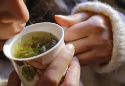 Basura en doğal çözüm olarak biliniyor! Kalbi koruyup damarları genişletiyor: 1 kaşık balla karıştırıp bardak bardak için