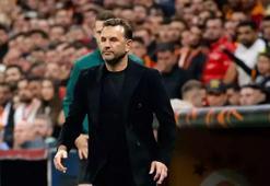 Galatasaray'da iki isim ile yollar ayrılıyor! Kulübeye mahkum kaldılar