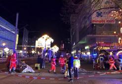 Almanya'da bir kişi kalabalığı üzerine araçla daldı